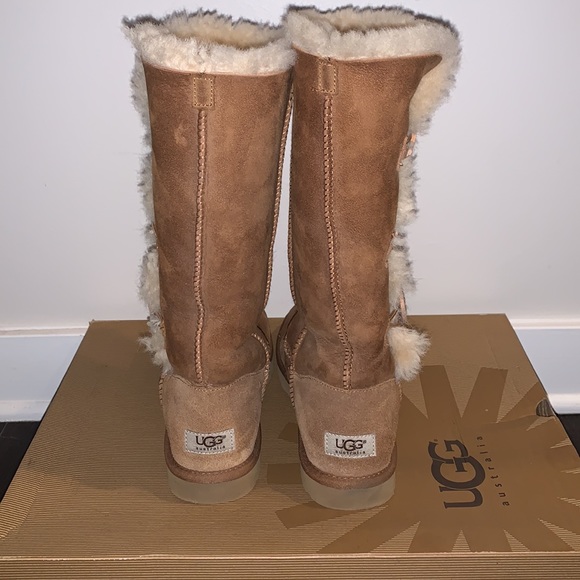 UGG Bailey Button Triplet, womens size 9 - Picture 2 of 6